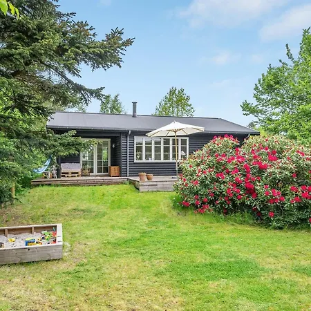 Mariela - 800m From The Sea By Interhome *